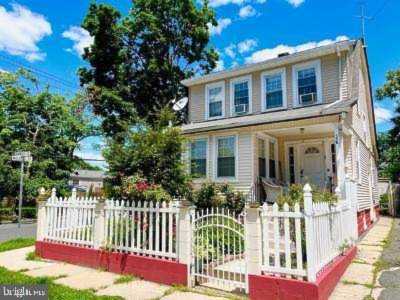 32 Norwood Place East Orange, NJ 07018