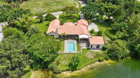 8728 E Wendy Lane West Palm Beach, FL 33411