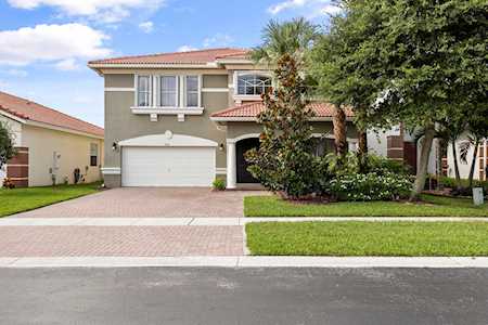9090 Silver Glen Way Lake Worth, FL 33467