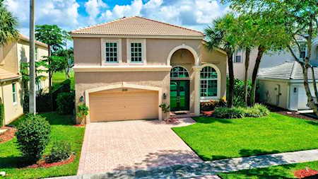 2035 Reston Circle Royal Palm Beach, FL 33411