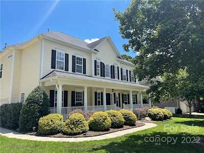 7671 Woodcrest Ct Stanley, NC 28164