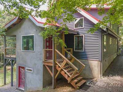 24 Cuddly Rd Asheville, NC 28805