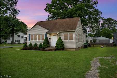 32012 Grove St Avon Lake, OH 44012