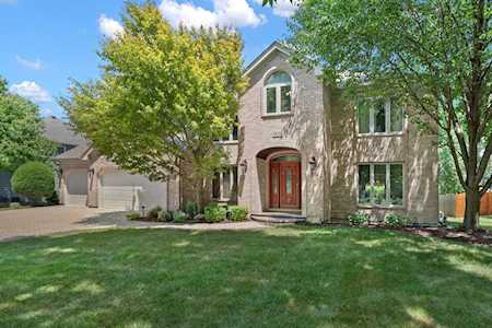 908 S Whispering Hills Dr Naperville, IL 60540