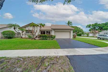 10308 NW 6th St Plantation, FL 33324
