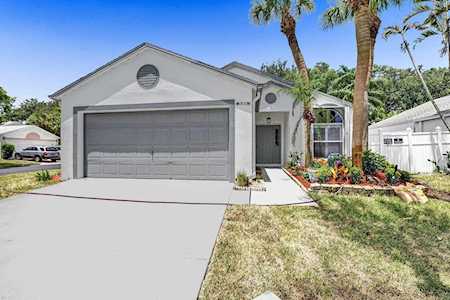 31 Bentwater Circle Boynton Beach, FL 33426