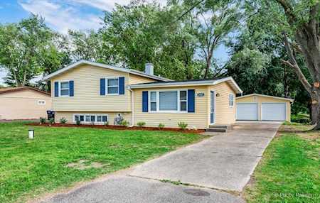 2807 Myang Ave Mchenry, IL 60050