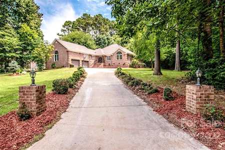 627 Beaten Path Rd Mooresville, NC 28117