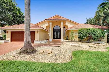 2055 Classic Dr Coral Springs, FL 33071