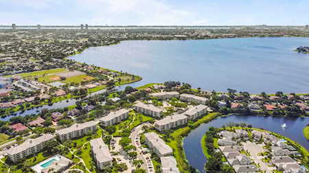 3640 Whitehall Drive #201 West Palm Beach, FL 33401