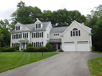 5 Kings Grove Ln Kingston, MA 02364