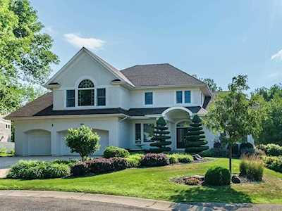 6711 Pointe Lake Lucy Chanhassen, MN 55317