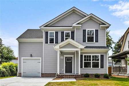 935 Oklahoma Dr Chesapeake, VA 23323