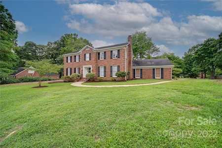 10238 Woodview Circle Charlotte, NC 28277