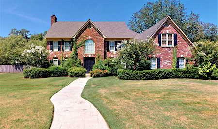 8584 Deerfield Ln Germantown, TN 38138