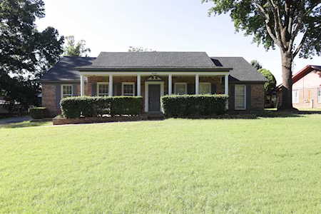 8241 Misty Meadows Ln Memphis, TN 38125