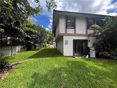 9780 Shadow Wood Blvd #15 Coral Springs, FL 33071