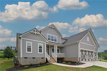 640 Pigeon Ford Rd Canton, NC 28716