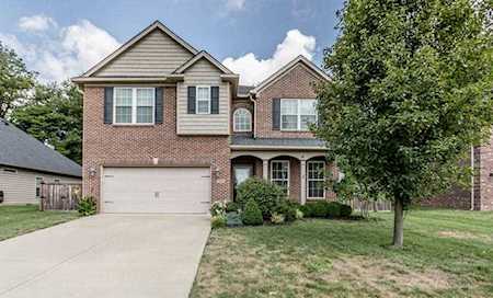 1084 Crestfield Ln Lexington, KY 40515