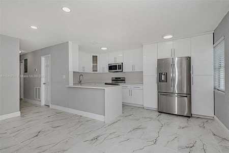 3420 NW 5th St Lauderhill, FL 33311