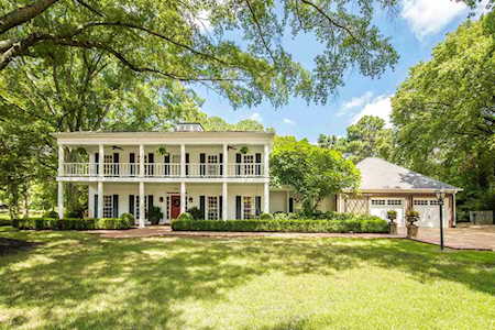 8246 Whispering Pines Cir Germantown, TN 38139