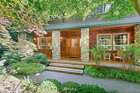 11021 NE Boulder Place Bainbridge Island, WA 98110