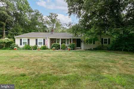 314 Lakeshore Dr Marlton, NJ 08053