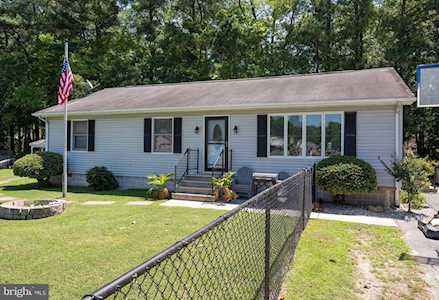 123 Hollywood Dr Ocean View, DE 19970