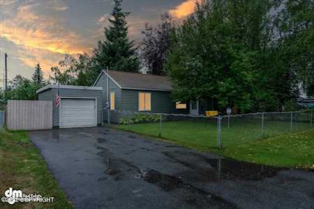 2308 Lincoln Ave Anchorage, AK 99517
