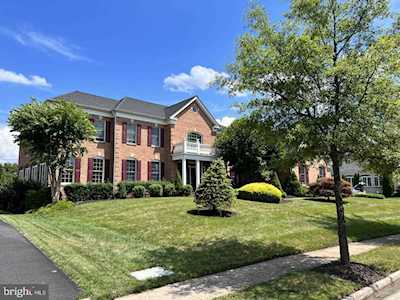 15214 Golf View Dr Haymarket, VA 20169