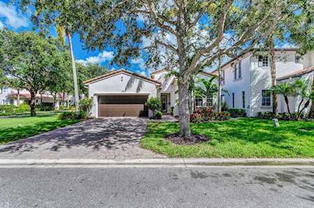 719 Bocce Court Palm Beach Gardens, FL 33410
