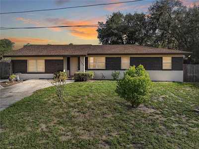 3049 Holly St Lake Wales, FL 33898