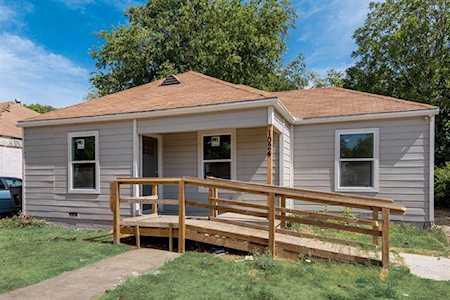 1029 E Robert Street Fort Worth, TX 76104