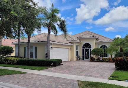 8272 Tobago Lane Wellington, FL 33414