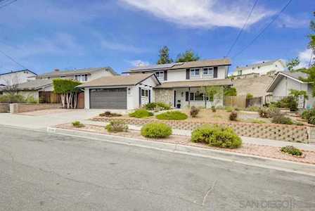 8590 Renown Dr San Diego, CA 92119