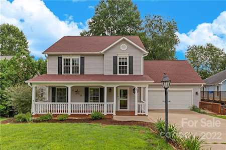 3 Westmont Dr Asheville, NC 28806