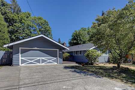 212 164th Ave SE Bellevue, WA 98006