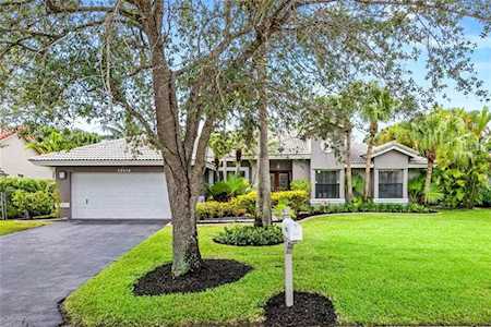 11872 NW 2nd St Coral Springs, FL 33071