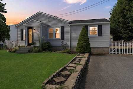 752 Strawberry Field Rd Warwick, RI 02886