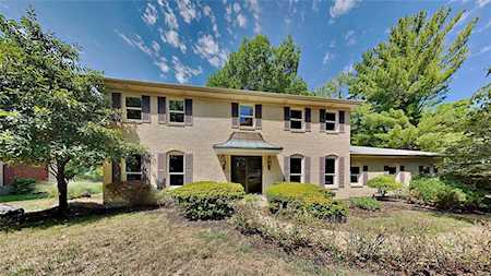1563 Narrows Dr Chesterfield, MO 63017