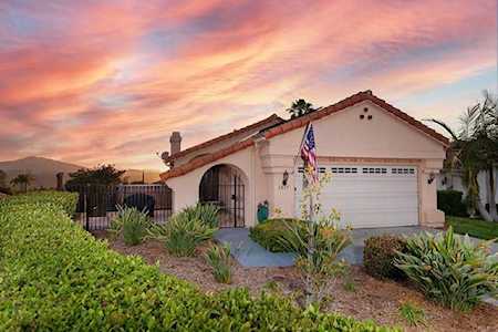 3857 Azalea Gln Escondido, CA 92025
