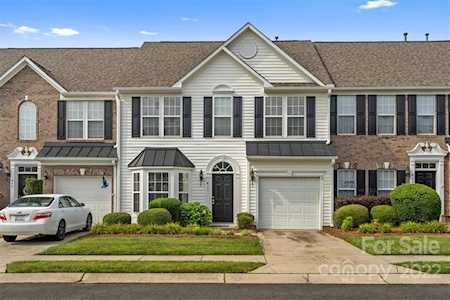 411 Foilage Ct Lake Wylie, SC 29710