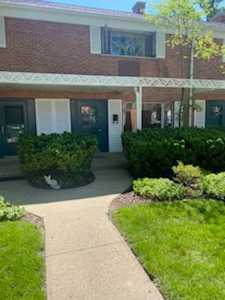 665 Carriage Hill Dr Glenview, IL 60025