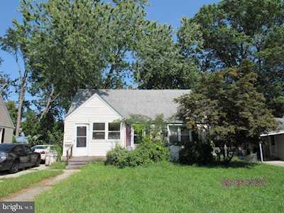 407 Manor Ave Penns Grove, NJ 08069