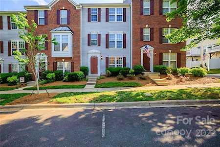 9733 Blossom Hill Dr Huntersville, NC 28078