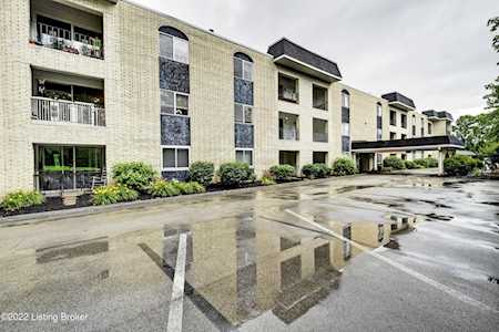 4875 Sherburn Ln #3i Louisville, KY 40207