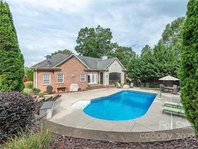 3622 Maple Brook Dr Denver, NC 28037