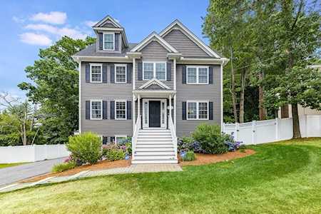 4 Great Pines Ave Burlington, MA 01803