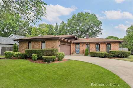239 Bay Colony Dr Naperville, IL 60565