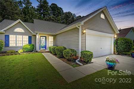 6828 Brancusi Ct Charlotte, NC 28215